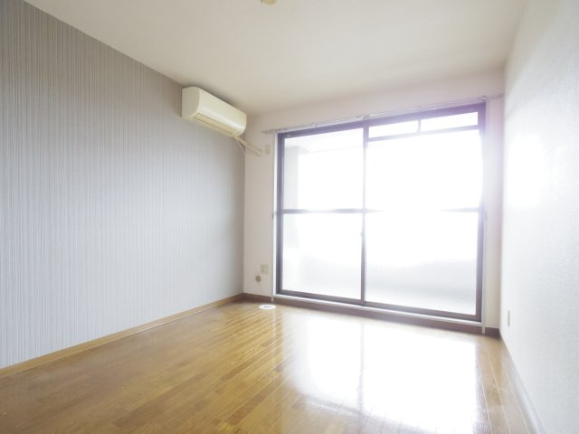 マンションニューフォレストの居間・リビング