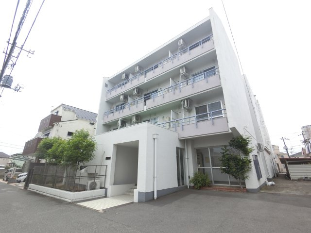 市川プラザの外観