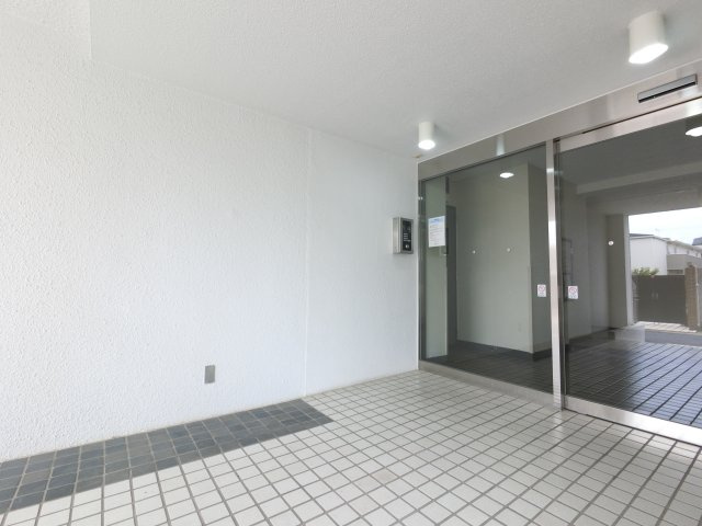 市川プラザの玄関