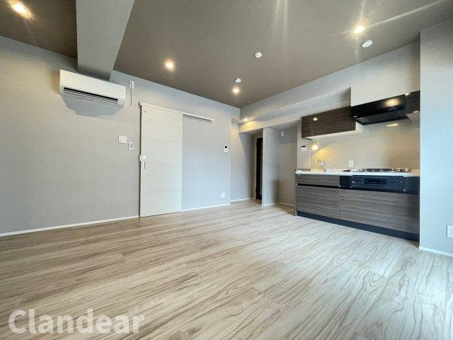 白鳥ダイヤモンドマンションの居間・リビング|ドキドキの新生活も、安心してスタート。ぴったりの住まいを見つけませんか？クランディアが一緒に住まい選びをサポートします‼　まずは、お気軽にお問合せください　＃クランディア