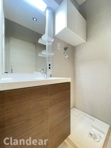 白鳥ダイヤモンドマンションの独立洗面台|ドキドキの新生活も、安心してスタート。ぴったりの住まいを見つけませんか？クランディアが一緒に住まい選びをサポートします‼　まずは、お気軽にお問合せください　＃クランディア