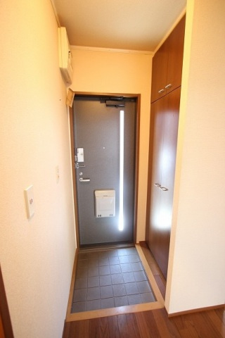 グランドハイツの玄関