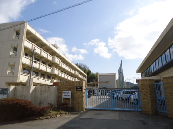 ピース・フルⅡの外観パース|広島市立三和中学校：155ｍ
