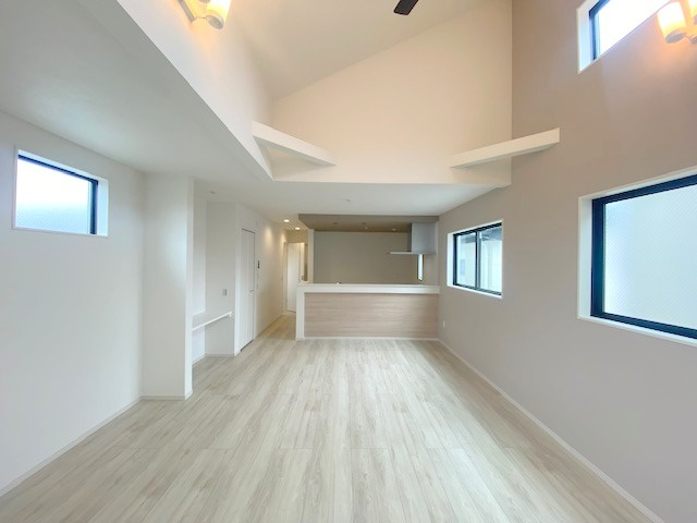 ◎高座郡寒川町田端　新築戸建　1号棟の居間・リビング|同施工例◇
