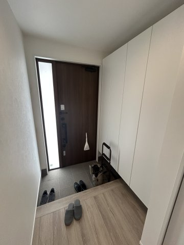 高崎市日高町の中古一戸建の玄関