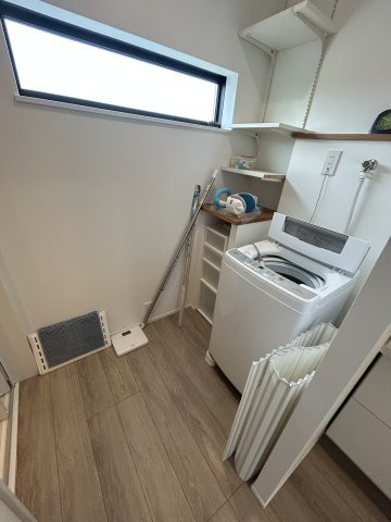 高崎市日高町の中古一戸建のランドリースペース