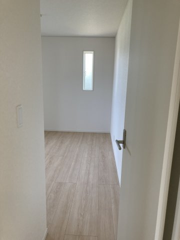 山陽小野田市南竜王町　第１－３号地の洋室