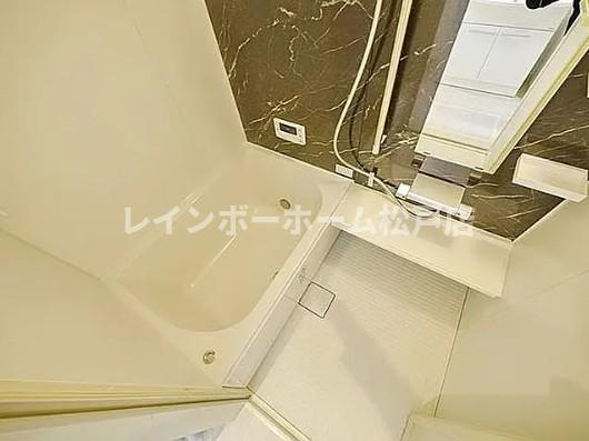 メゾンプラムＢ棟の浴室|コンパクトで使いやすいお風呂です