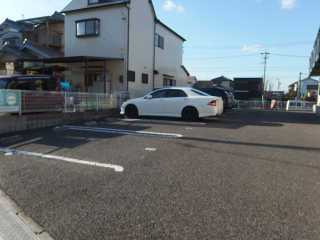 achtburgの駐車場