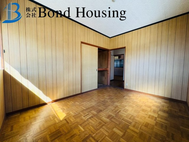 南向きにつき陽当たり良好　大久保町八木　中古戸建の洋室