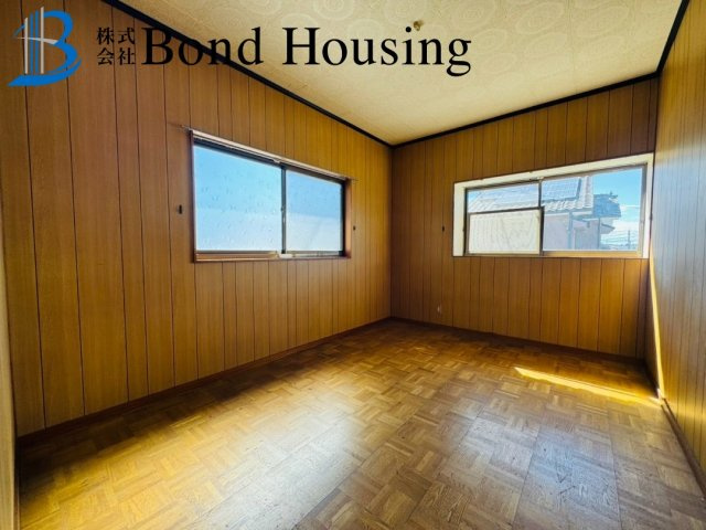 南向きにつき陽当たり良好　大久保町八木　中古戸建の洋室