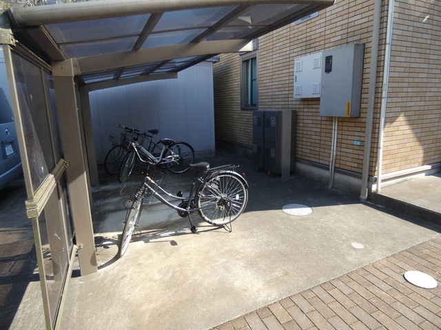 クレセントハイツのその他共用部分|★屋根付き自転車置き場★