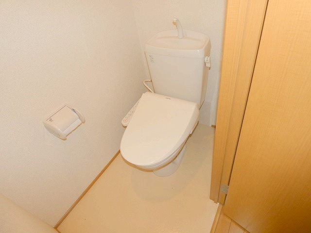 クレセントハイツのトイレ|★温水洗浄便座付きのトイレ★