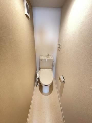 イルミナハイム笹塚のトイレ|落ち着いたトイレです