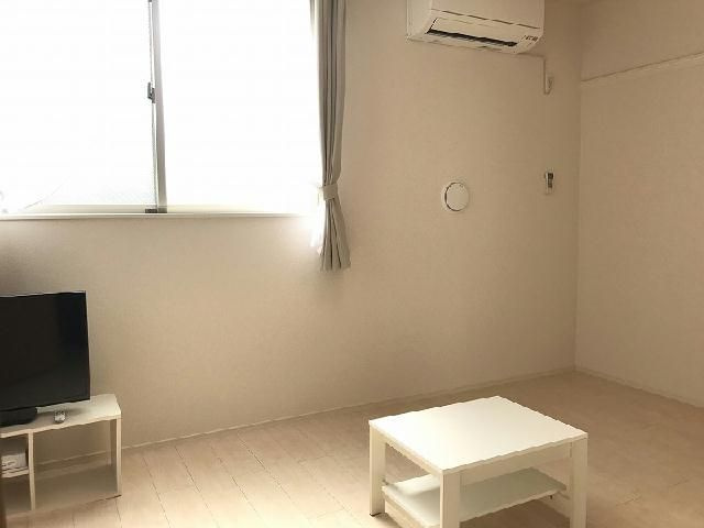 クレイノ志賀屋の居間・リビング