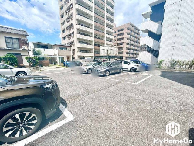 アコール小幡の駐車場