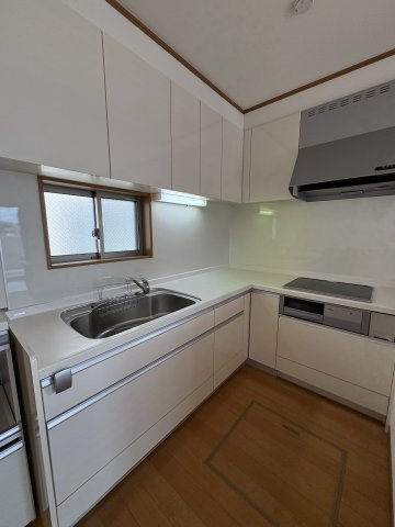 鹿沼市寺町／中古平屋住宅のキッチン|L型キッチン