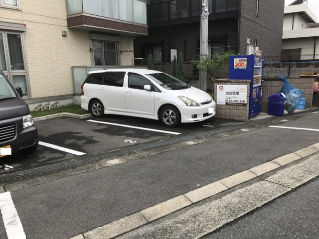 アメニティー・ベフの駐車場