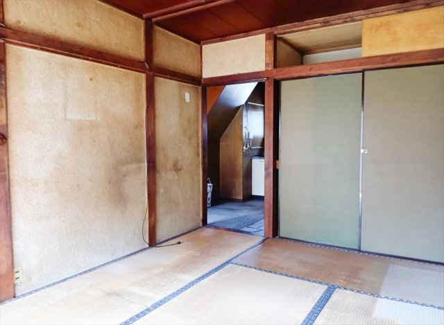 【和室】 | 富士見市水谷東1丁目　中古一戸建住宅　（志木本店） | リビング代わりとしても使いやすい1階和室。
明るく開放感のあるお部屋です。