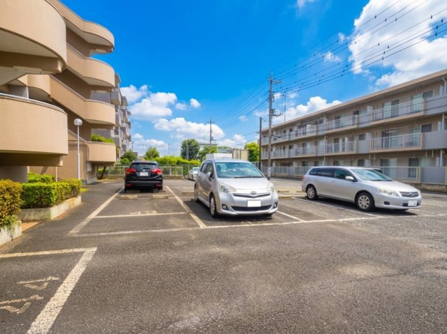 東所沢グリーンハイツ２号棟の駐車場