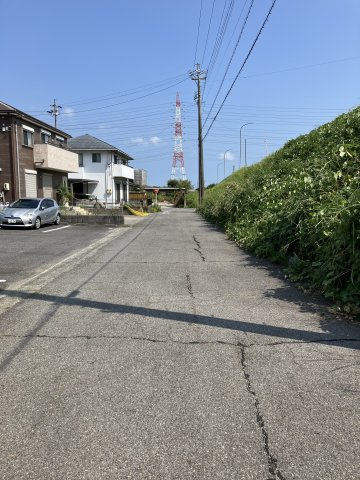碧南市雨池町の前面道路含む現地写真