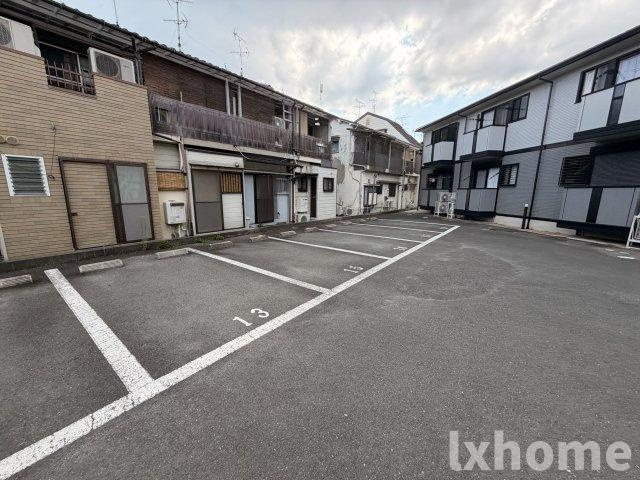 パークサイドヒロツグ　Ａ棟の駐車場