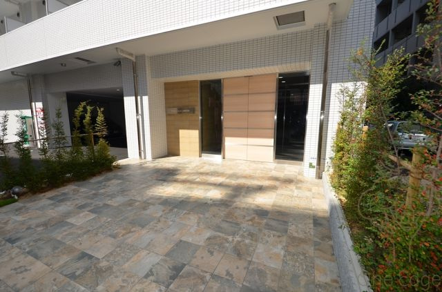 フレアコート梅田のエントランス