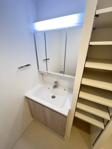 大阪市都島区内代町１丁目の賃貸マンションの独立洗面台