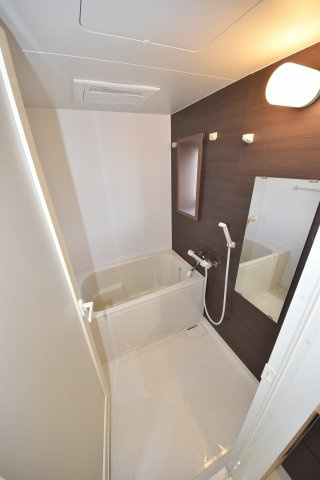 アモーレ本町ウエストの浴室