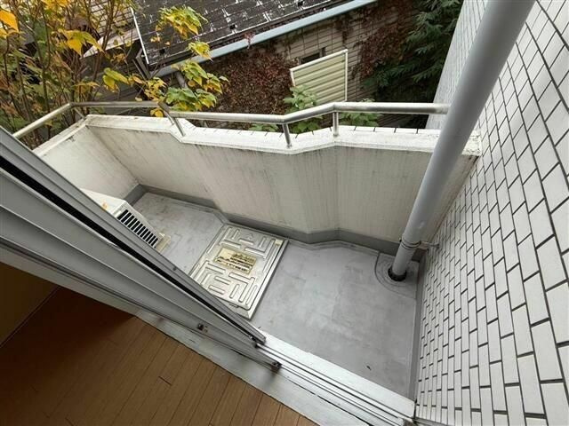 中銀弦巻マンシオンのバルコニー
