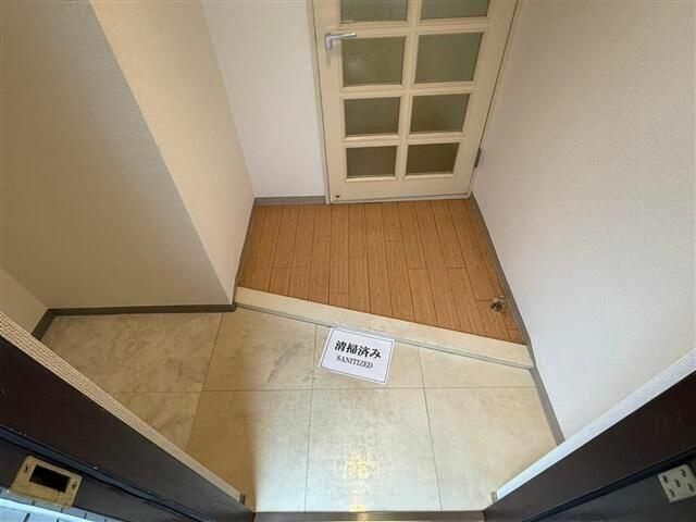 中銀弦巻マンシオンの玄関
