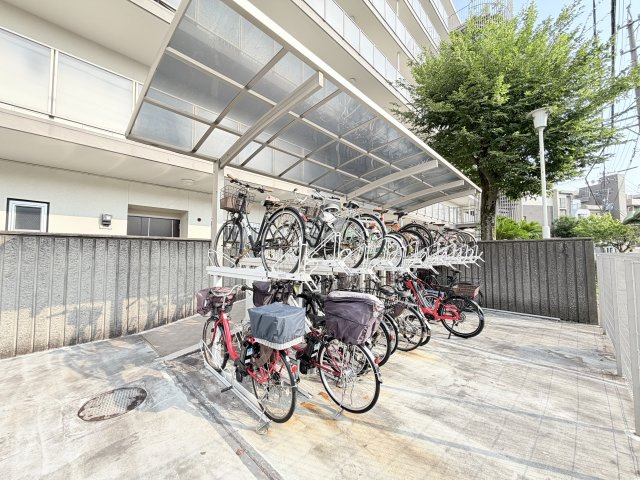 希望ヶ丘ハイツB棟の駐輪場