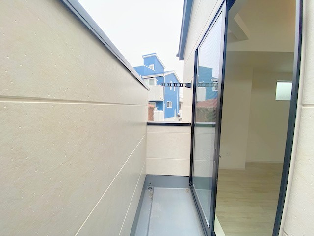 ◎高座郡寒川町田端　新築戸建　2号棟のバルコニー|同施工例◇