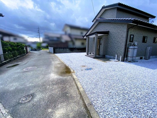 華城中央2丁目　の前面道路含む現地写真