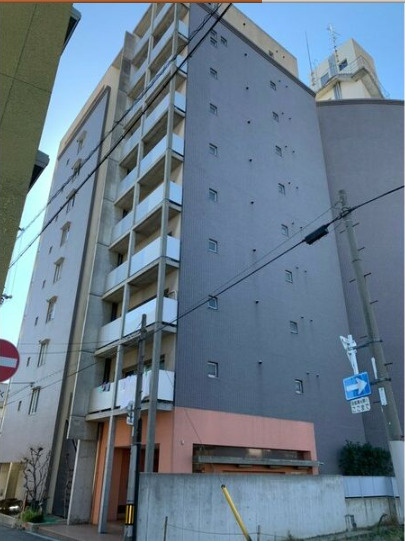 エレガンス川上の外観