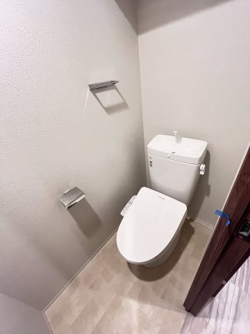 大阪市都島区内代町１丁目の賃貸マンションのトイレ