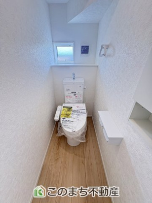 【トイレ】 | 坂東市岩井第３ | 同社施工物件写真。※建具やフローリング、その他仕様が異なる場合がございます。