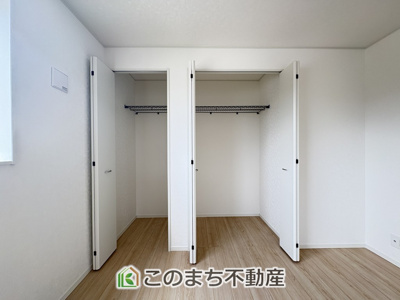 【収納】 | 坂東市岩井第３ | 同社施工物件写真。※建具やフローリング、その他仕様が異なる場合がございます。