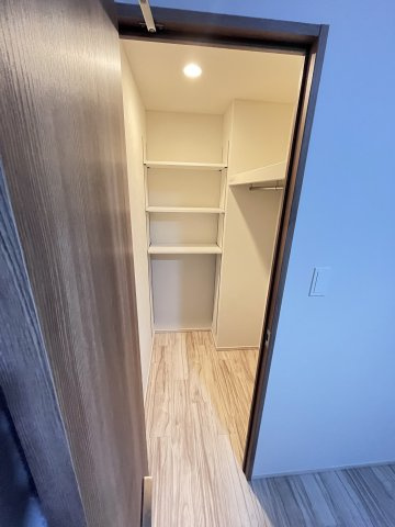 大阪市都島区内代町１丁目の賃貸マンションの収納