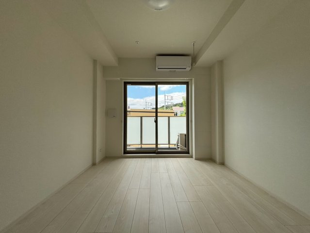 川崎市多摩区西生田２丁目の賃貸マンションの居間・リビング
