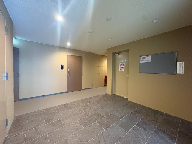 川崎市多摩区西生田２丁目の賃貸マンションのロビー