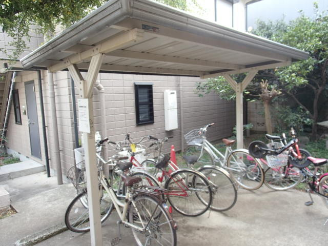 メゾンファミーユ大岡山Ａ棟のその他共用部分|自転車置場