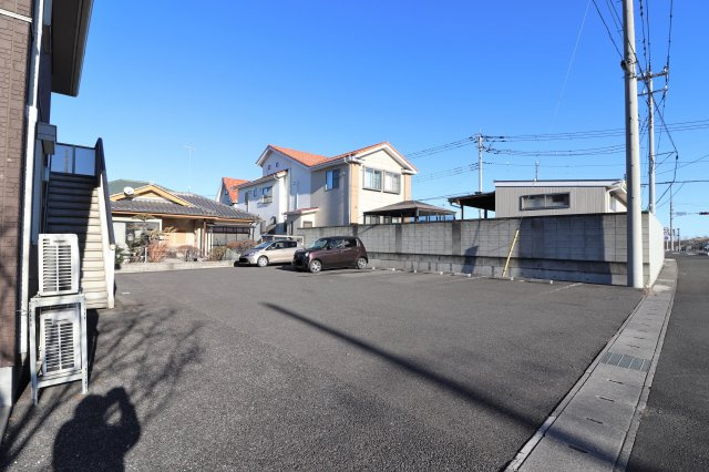 サンデュールの駐車場