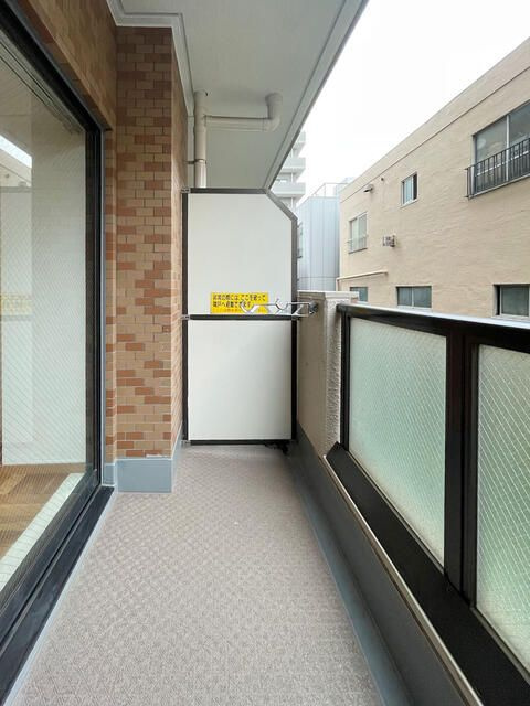 ライオンズマンション東日暮里第二のバルコニー