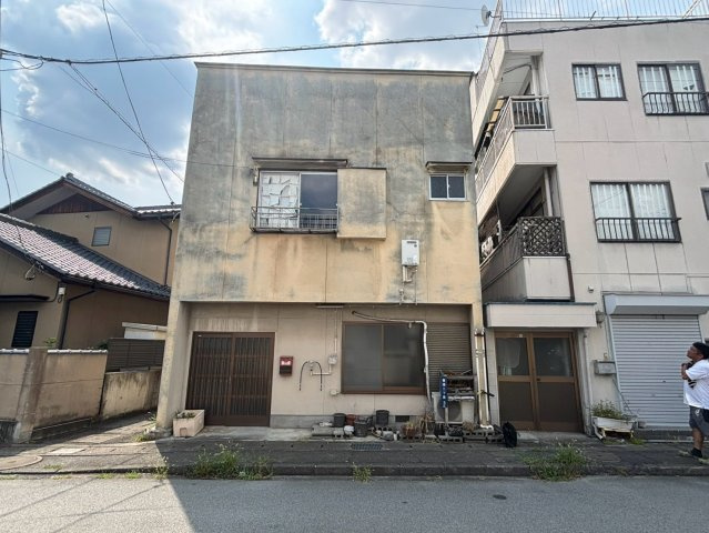 山梨県甲府市　戸建て　の外観