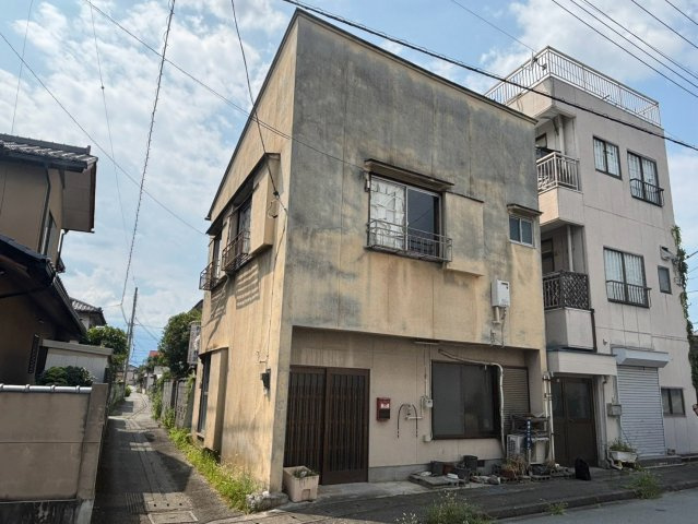 山梨県甲府市　戸建て　の間取り