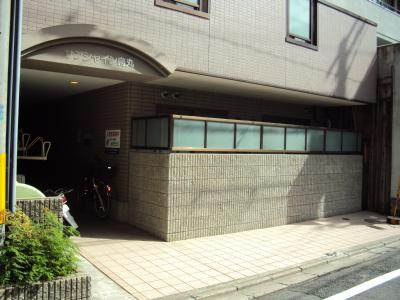 サンシャイン烏丸のエントランス