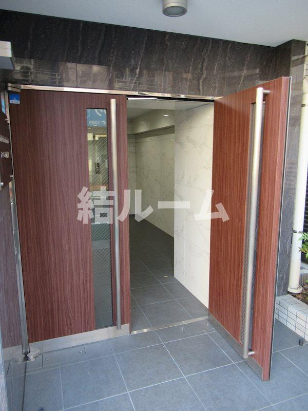 板橋区本町の賃貸マンションのエントランス