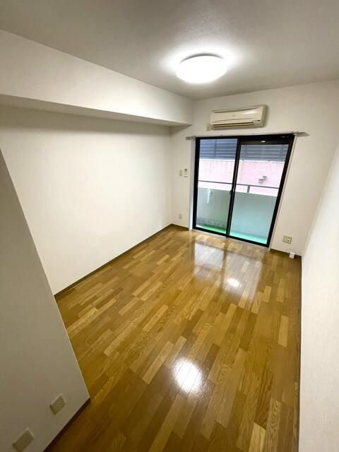 ＦＬＡＴＳ　ＳＨＩＲＯＫＡＮＥ　ＦＬＡＴＳ白金の寝室