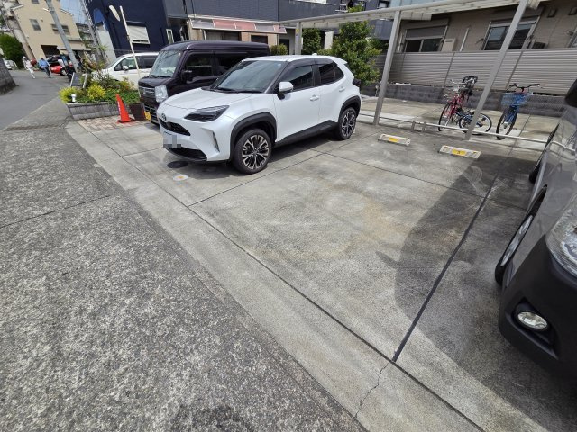 ベルアージュの駐車場